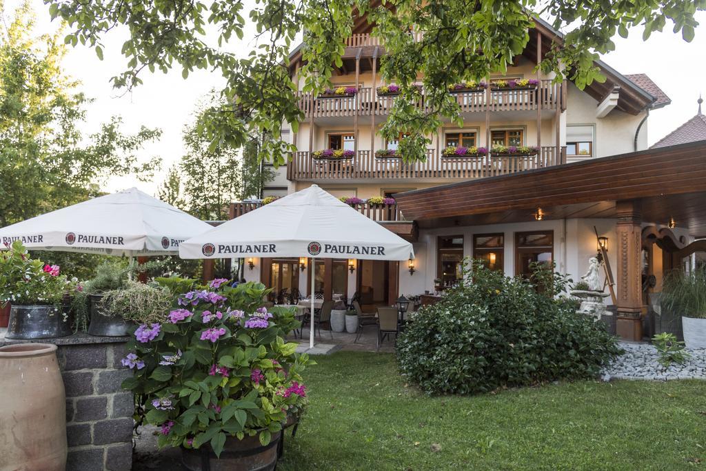 Gaestehaus Becher Donzdorf Eksteriør bilde